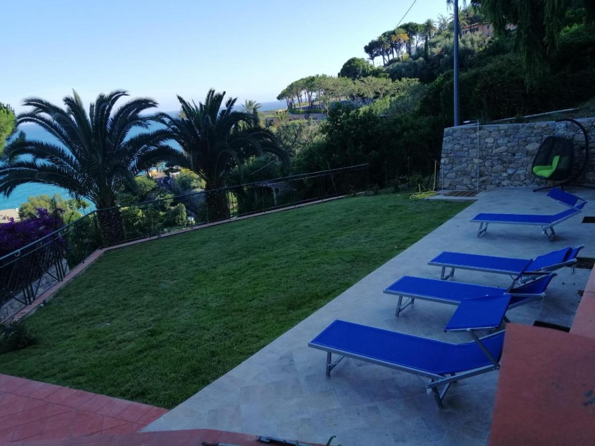 Agriturismo Un Mare Di Fiori Villa Ventimiglia Luaran gambar