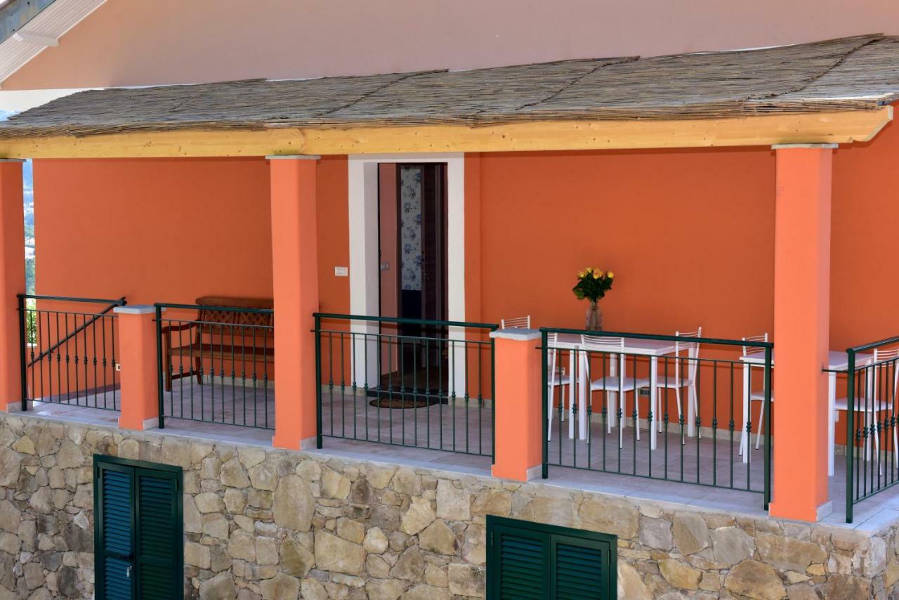 Agriturismo Un Mare Di Fiori Villa Ventimiglia Luaran gambar