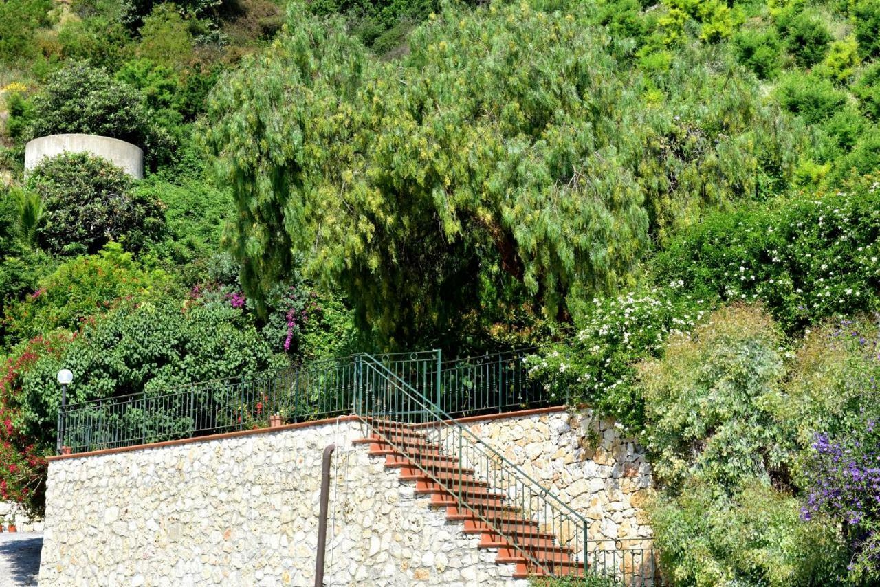 Agriturismo Un Mare Di Fiori Villa Ventimiglia Luaran gambar