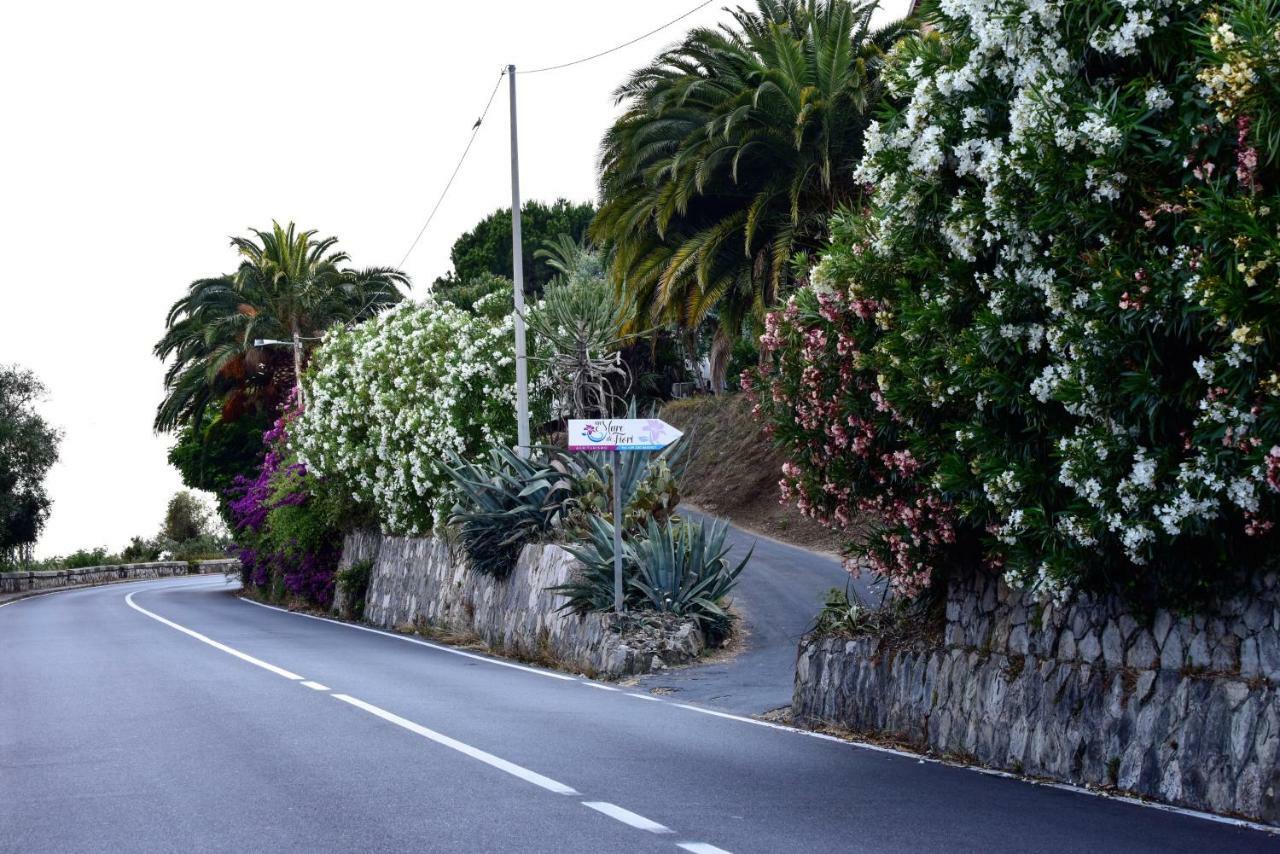 Agriturismo Un Mare Di Fiori Villa Ventimiglia Luaran gambar