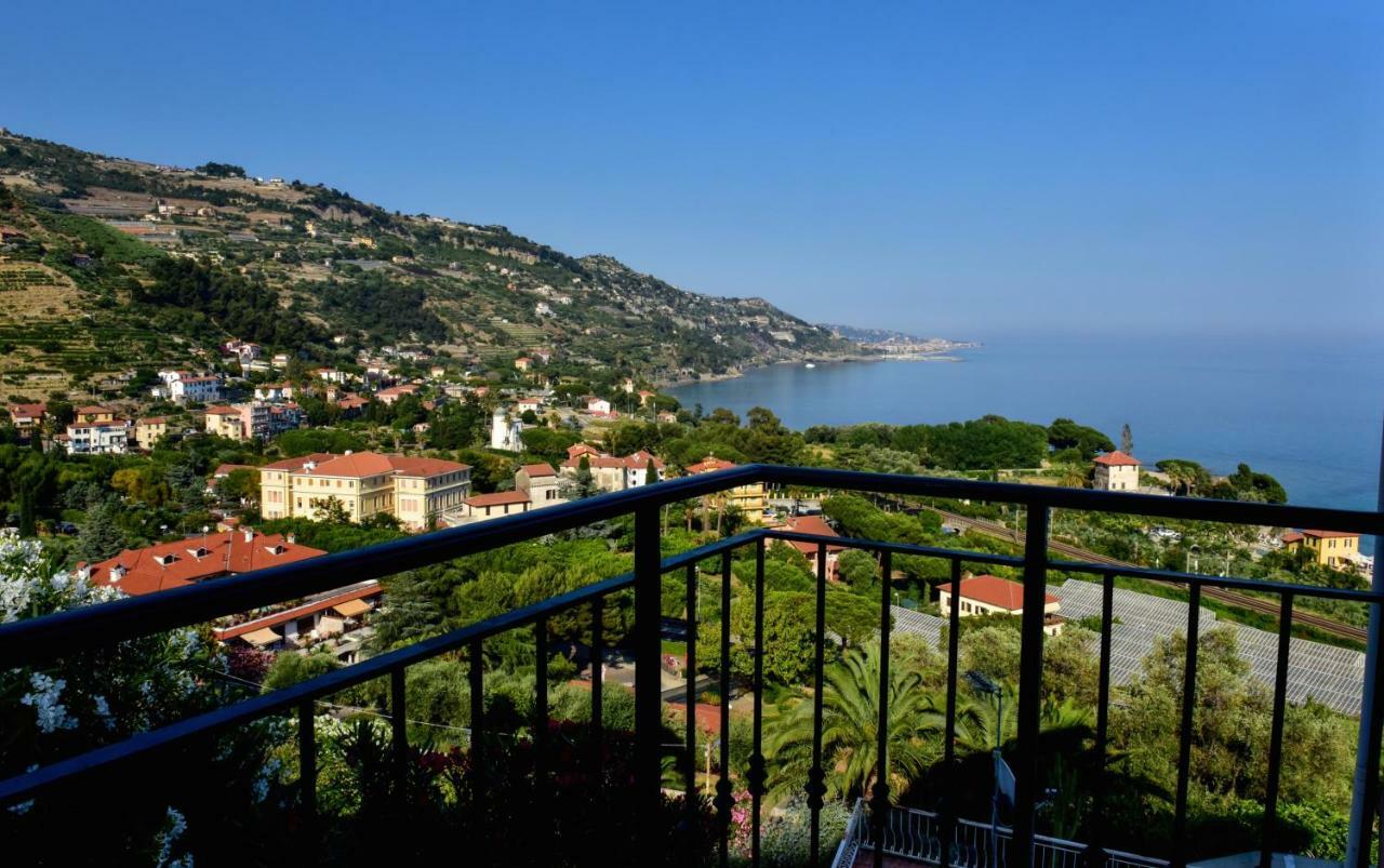 Agriturismo Un Mare Di Fiori Villa Ventimiglia Luaran gambar