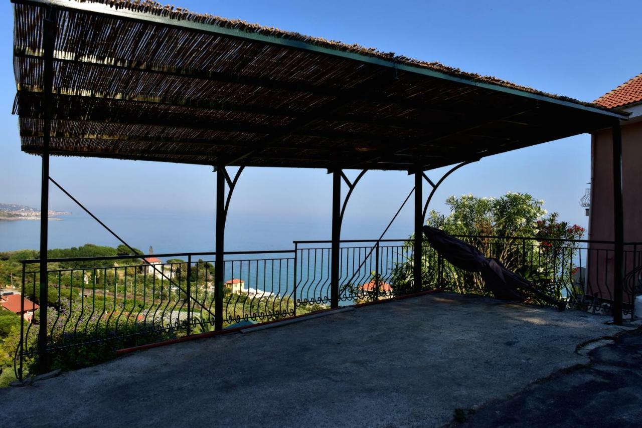 Agriturismo Un Mare Di Fiori Villa Ventimiglia Luaran gambar