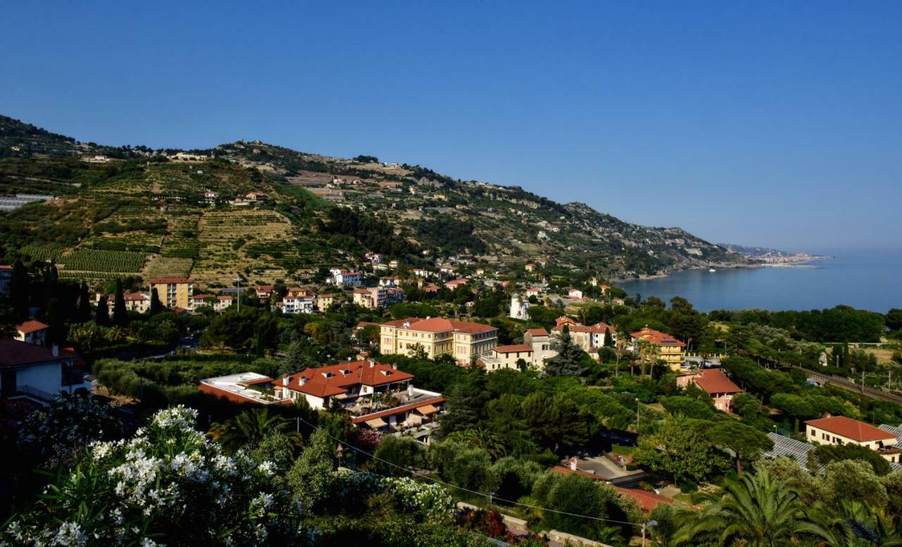 Agriturismo Un Mare Di Fiori Villa Ventimiglia Luaran gambar