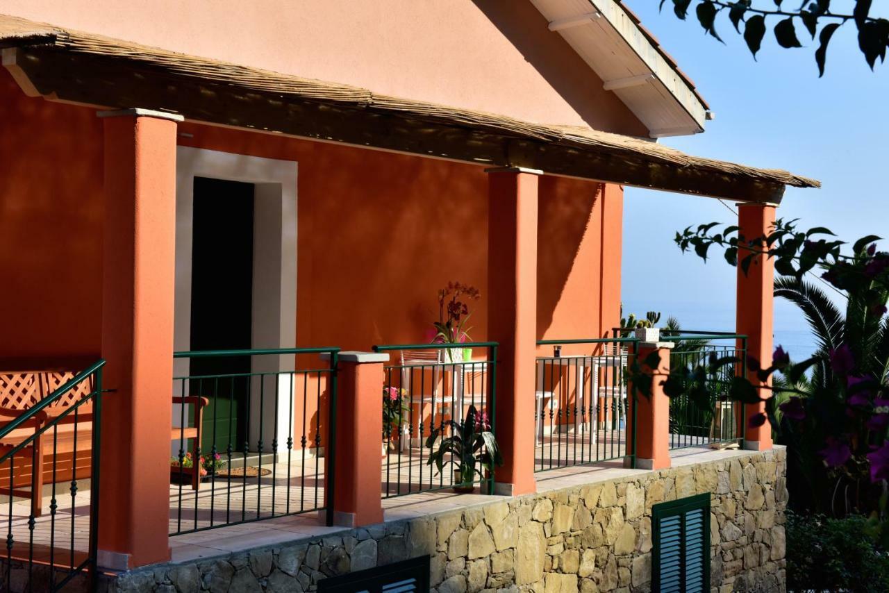 Agriturismo Un Mare Di Fiori Villa Ventimiglia Luaran gambar