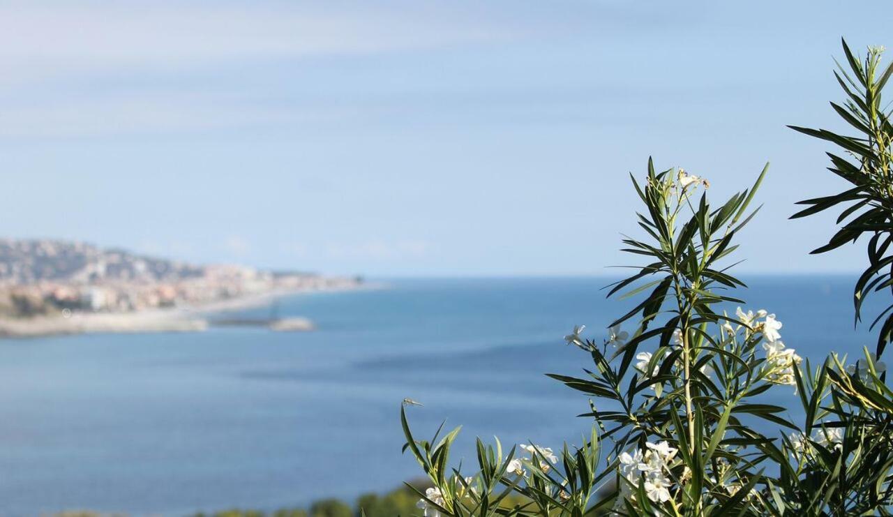 Agriturismo Un Mare Di Fiori Villa Ventimiglia Luaran gambar